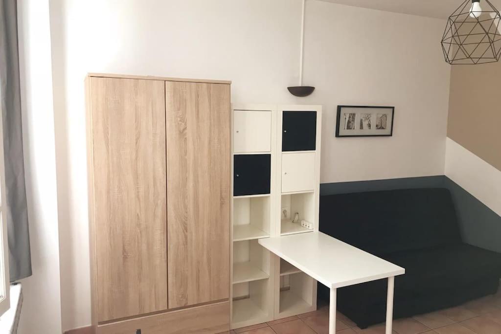 Studio Tout Confort - Intra-Muros - Plein Centre 亞維農 外观 照片